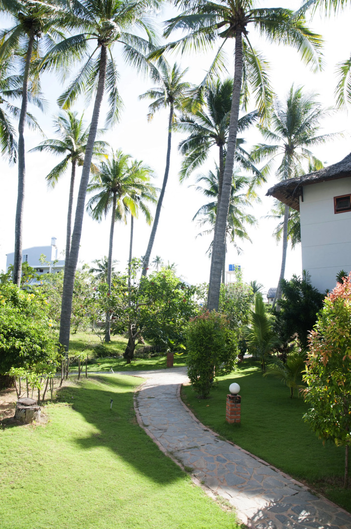 Отель Little Paris Resort & Spa Mui Ne