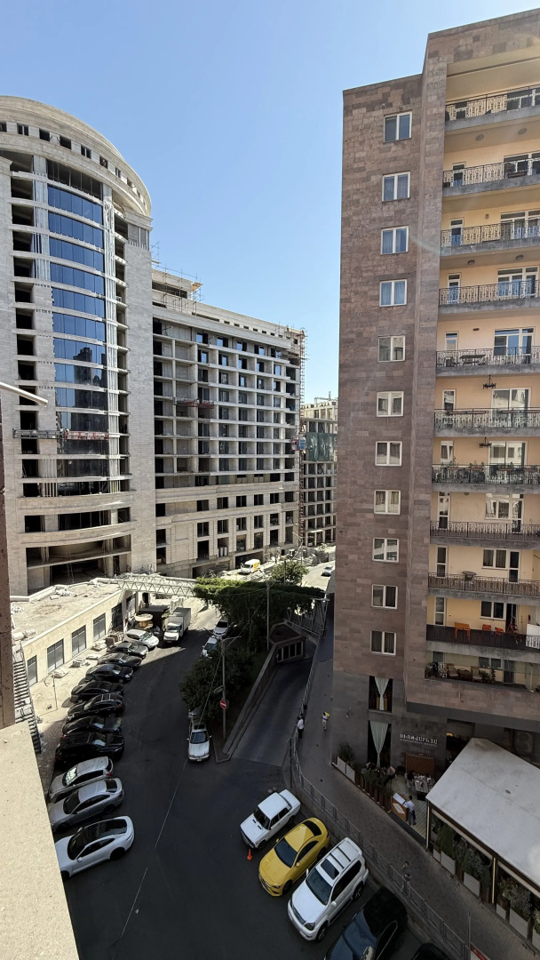 Апартаменты с 2 Спальнями и с Балконом в Центре Города от Sweet Home