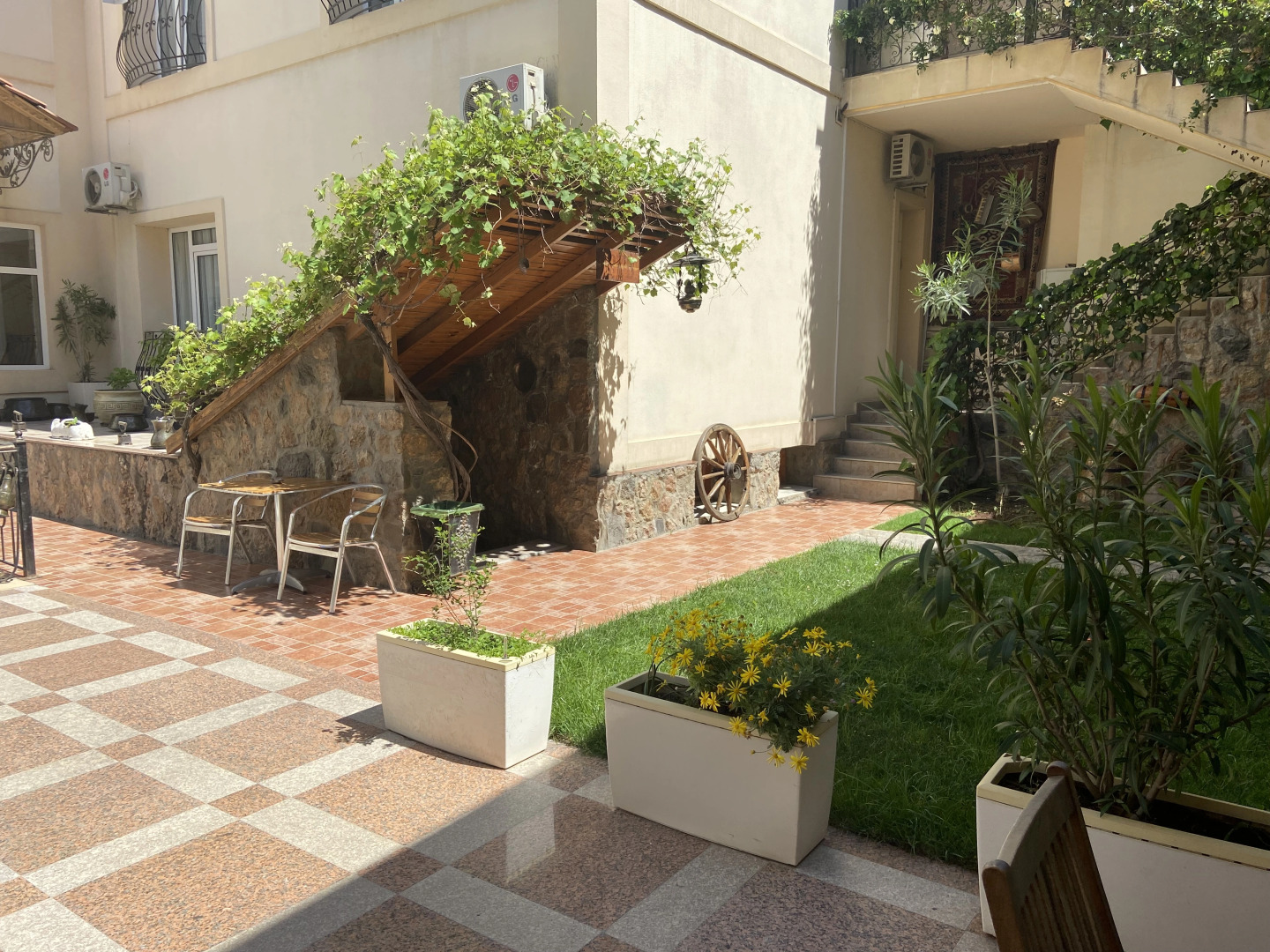 Отель East Legend Panorama