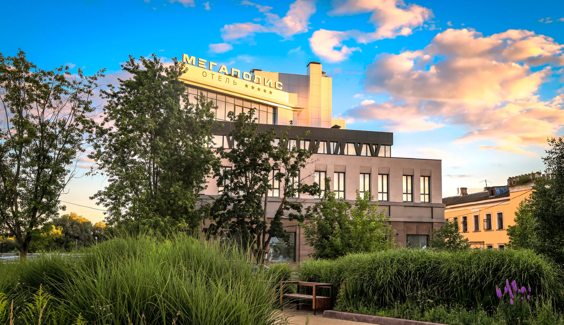 Отель Мегаполис Набережная