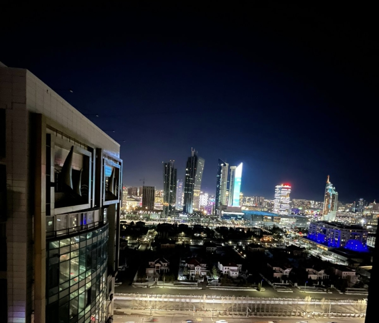 Апартаменты 2х комн.кв с 2мя кроватями и раскладным диваном на 23м этаже