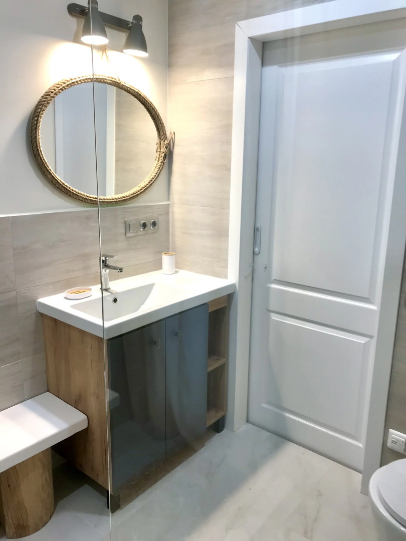 Шале на Скале с Видом на Озеро