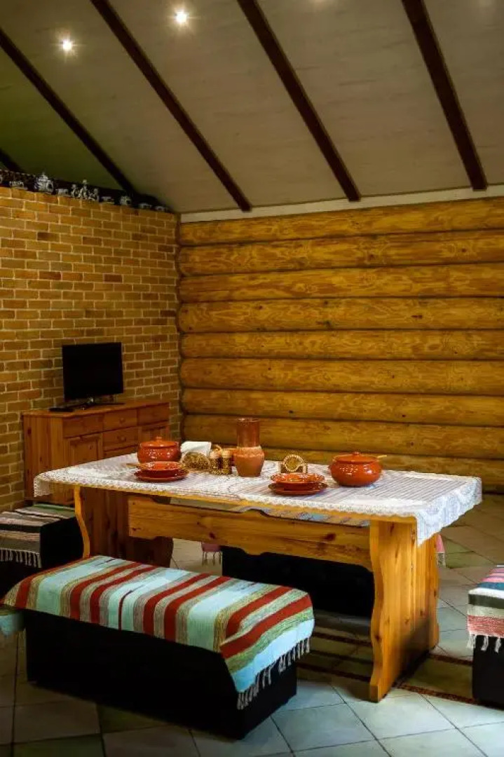 Шале  Изба Николаича