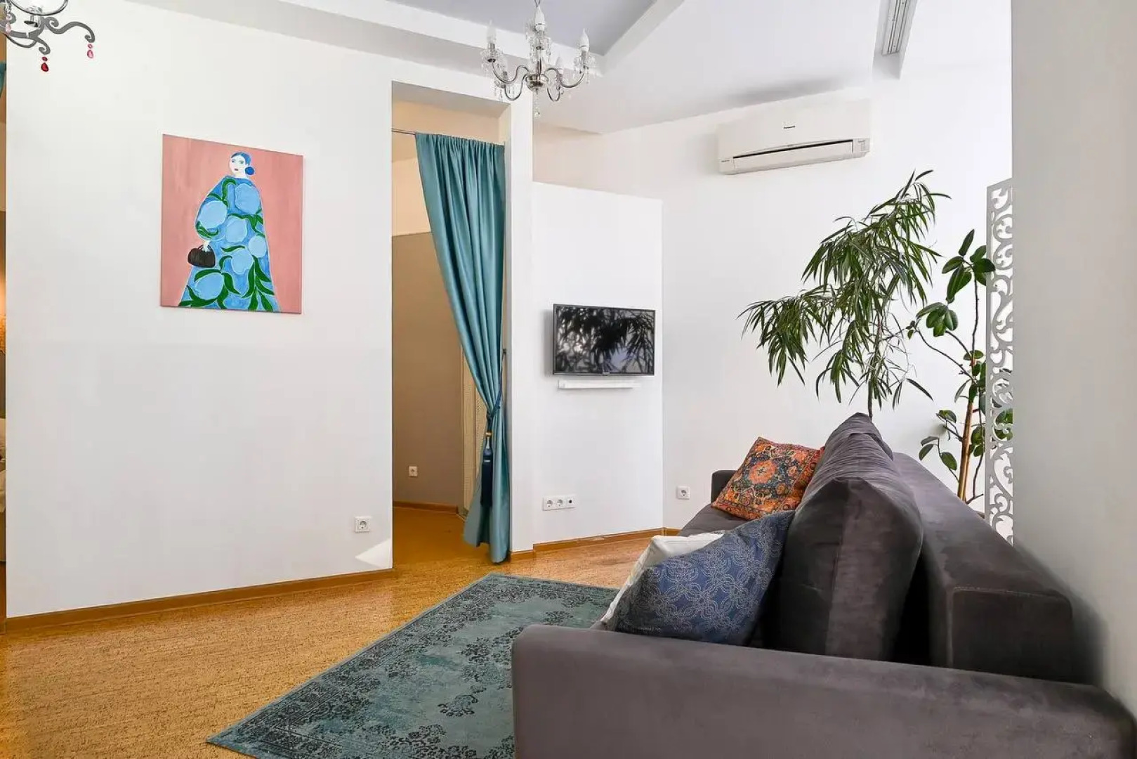 Апартаменты трехкоменатные Happy Orient возле Аквапарка и Татнефть Арена