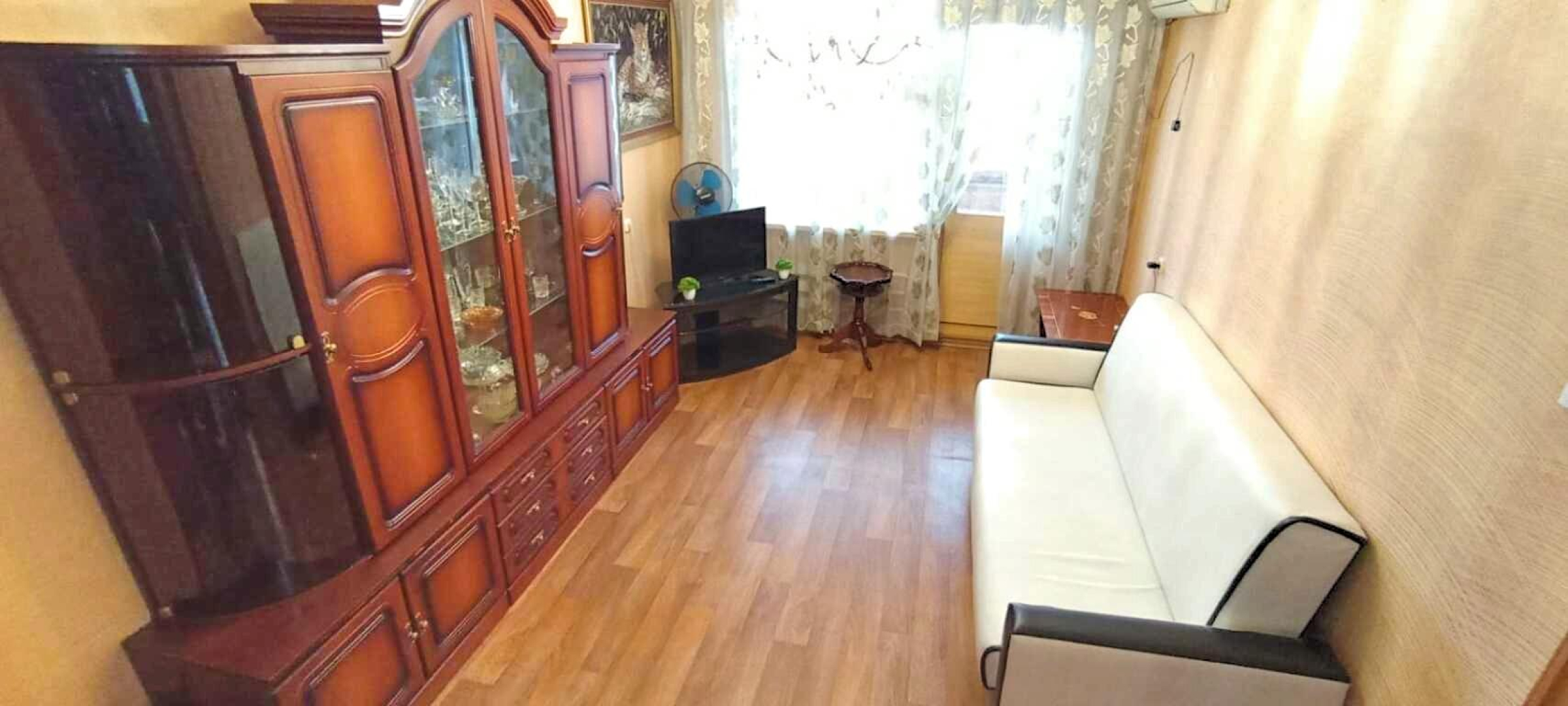 Апартаменты на улице Адоратского 6