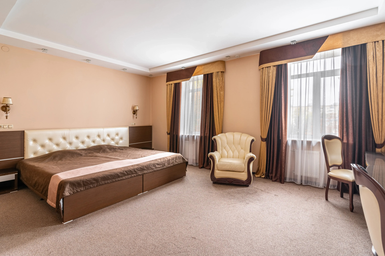 Отель Губернский