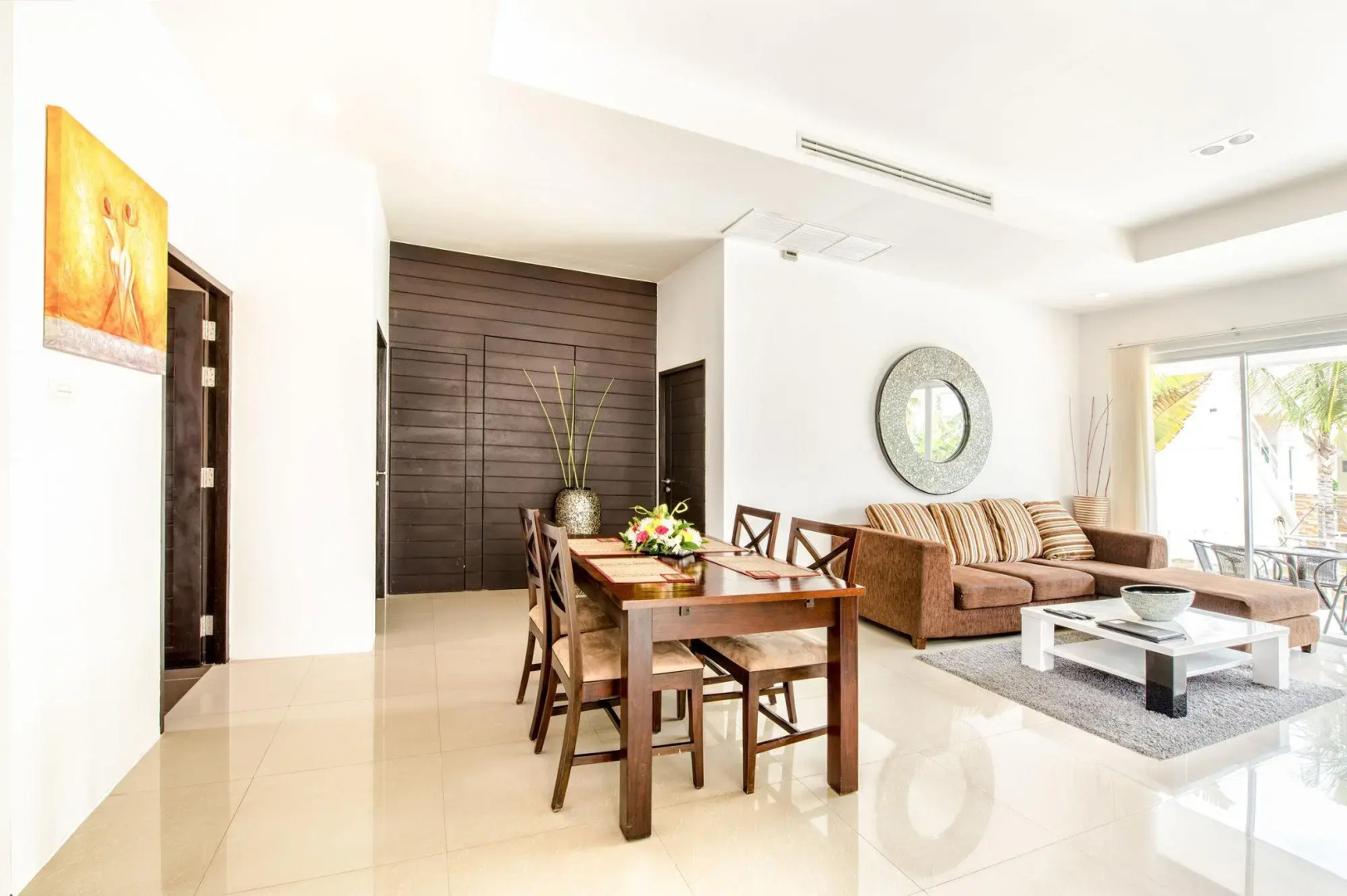 Отель The Oriental Beach Pearl