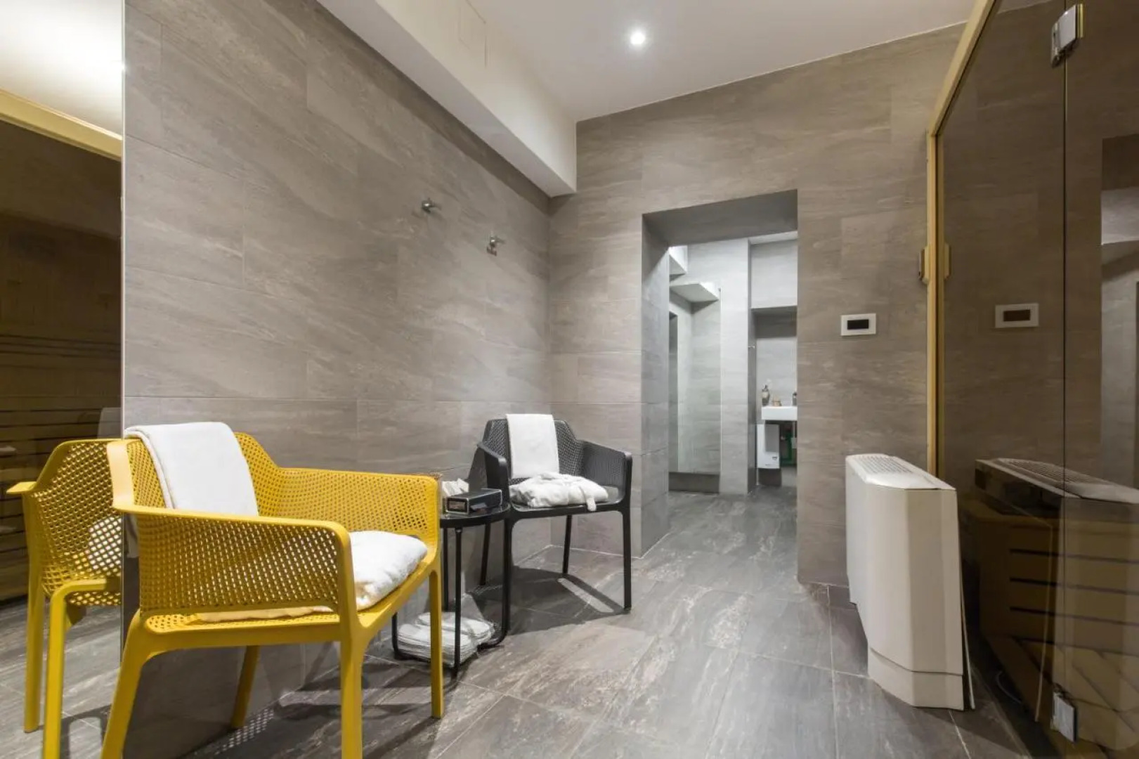 Отель Public House