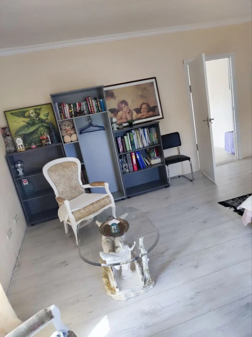 Апартаменты на 2 этаже коттеджа