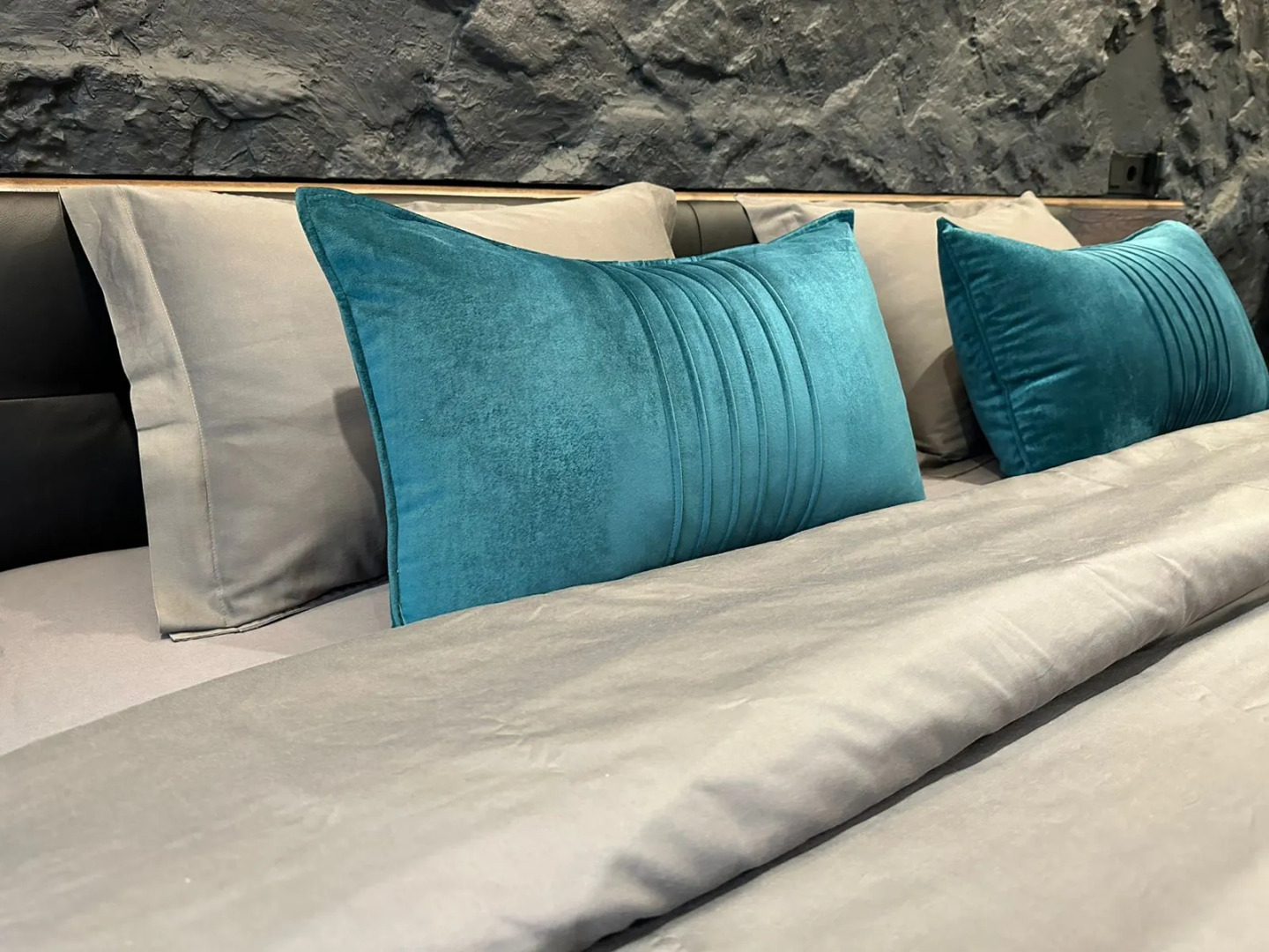 Квартира класса люкс с террасой и видом на реку в центре Рыбной деревни, остров Канта в Калининграде