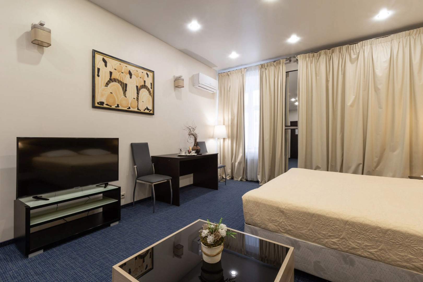 Отель Артхофф