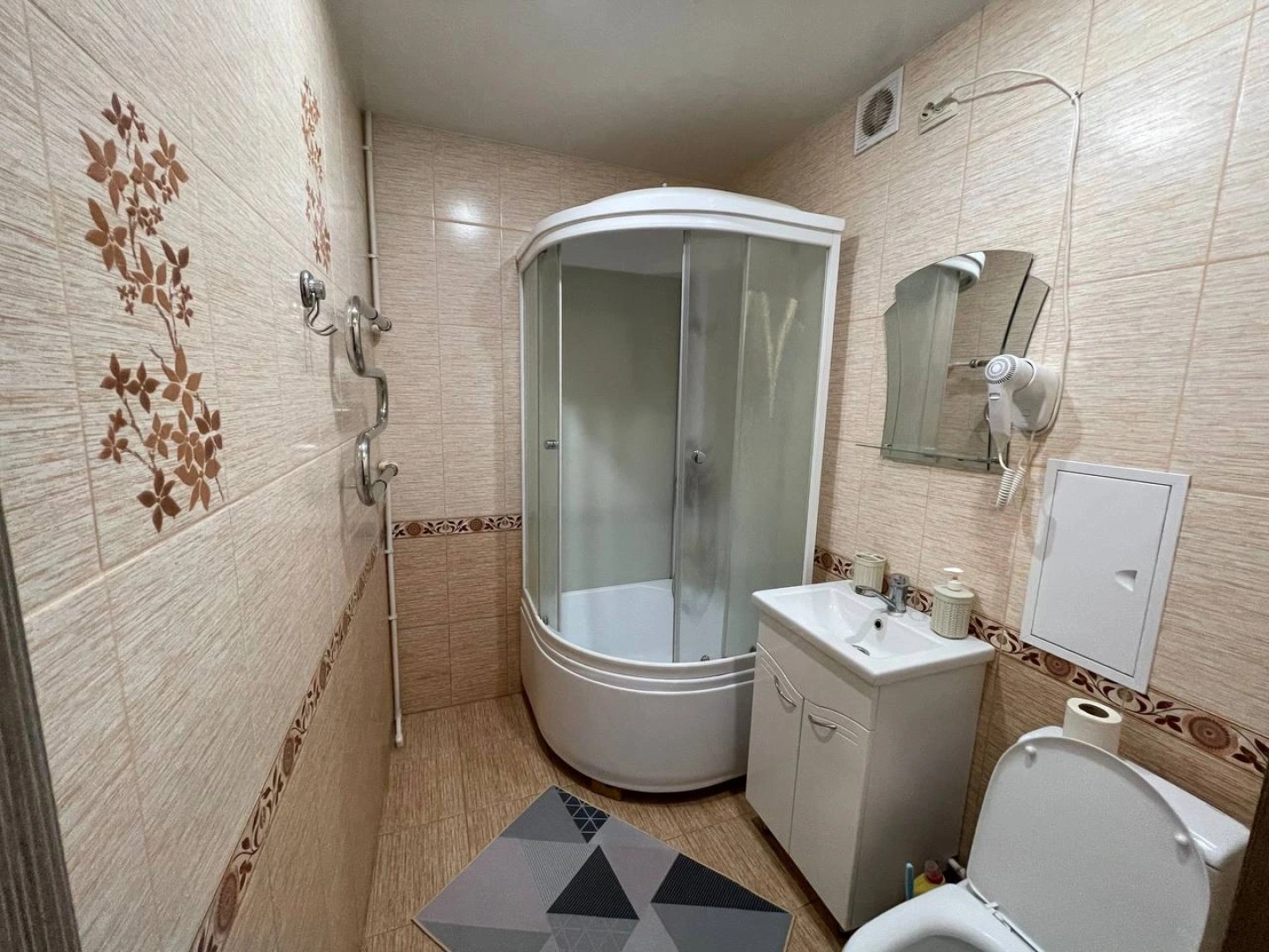 Апартаменты двухкомнатные на Волжском бульваре