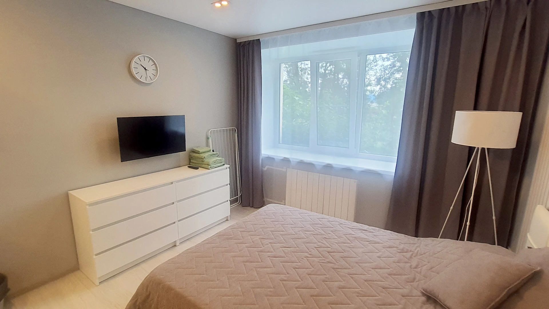 Апартаменты студия на Ленинградской набережной