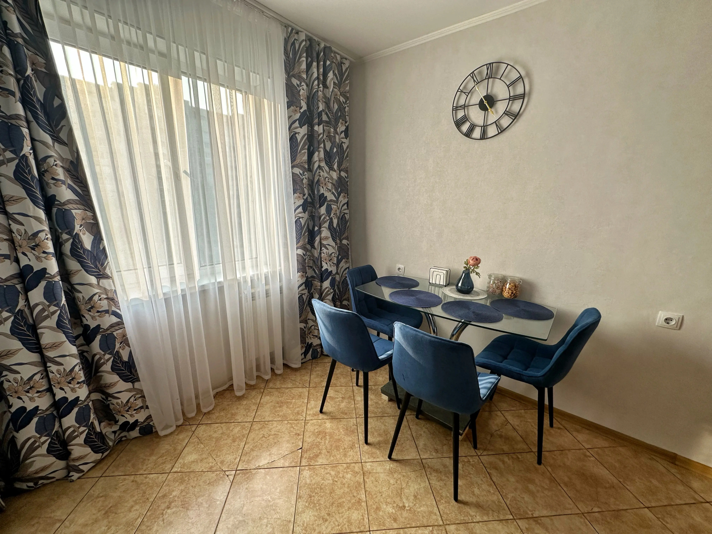 Квартира Двухкомнатная в 10 минутах пешком от набережной