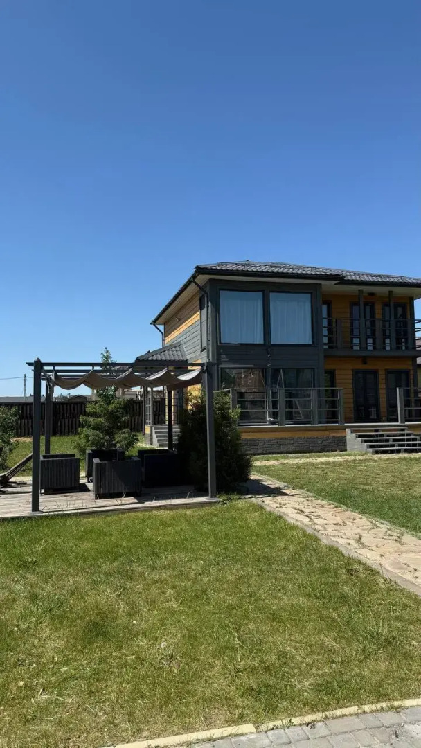 Частный Дом Большой семейный с панорамными окнами