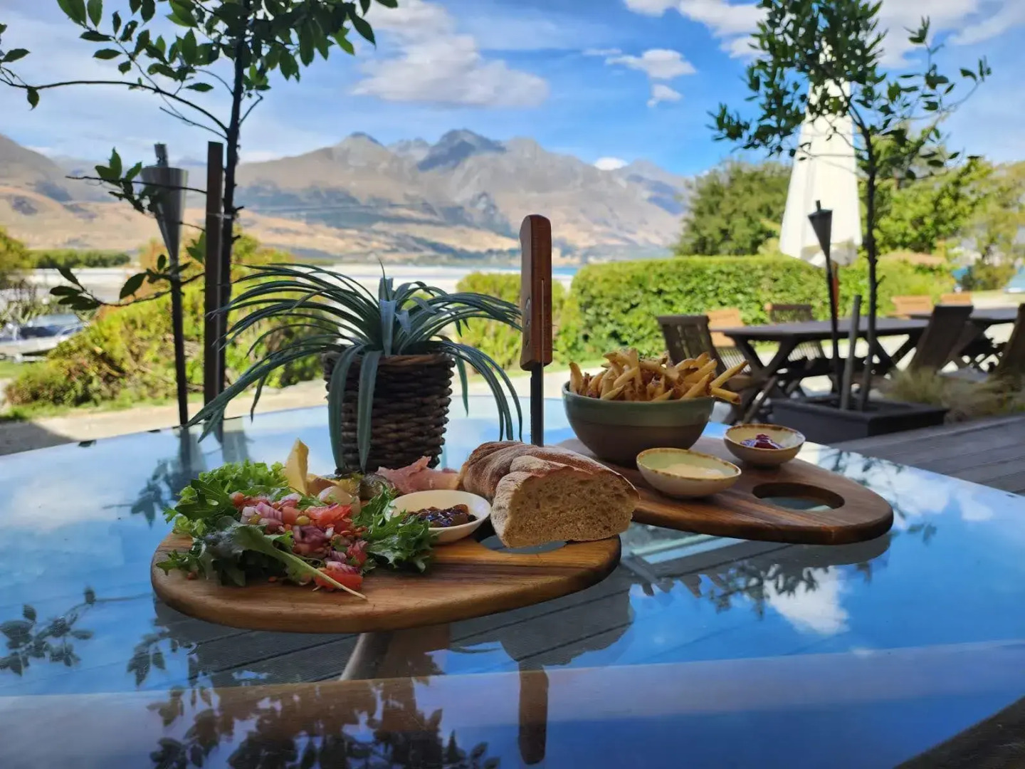 Отель Kinloch Wilderness Retreat