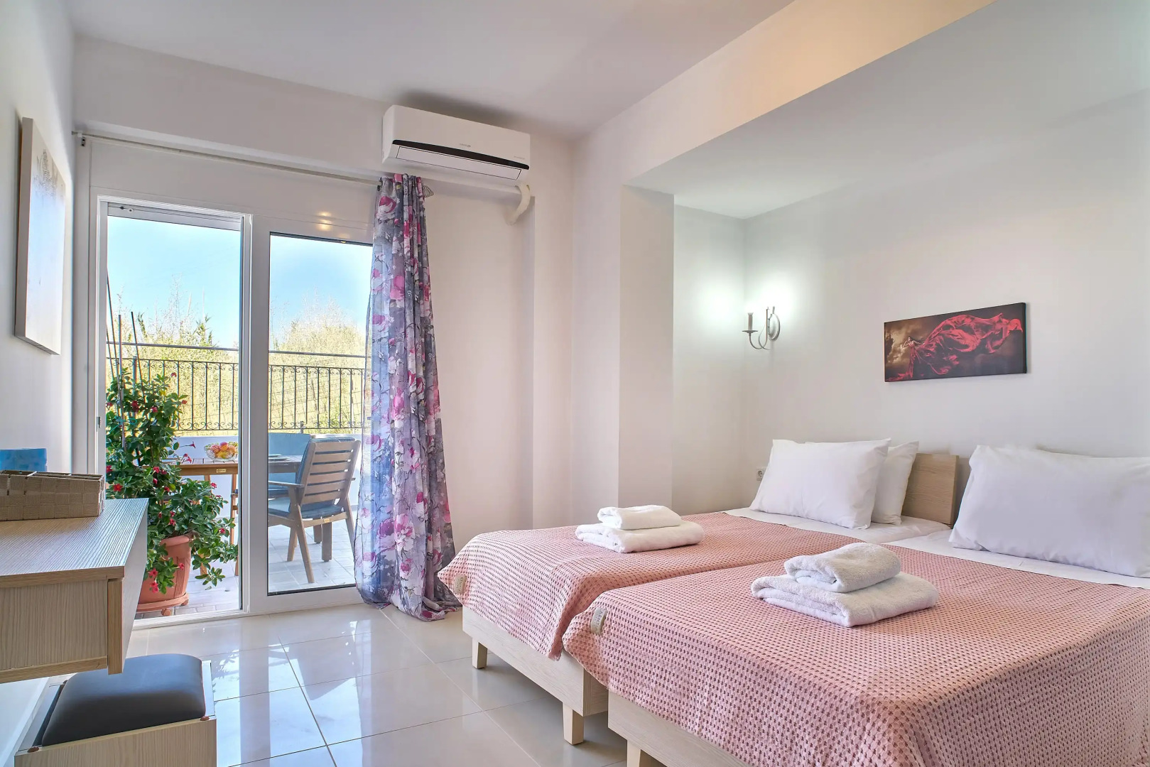 Отель Lake View Suites