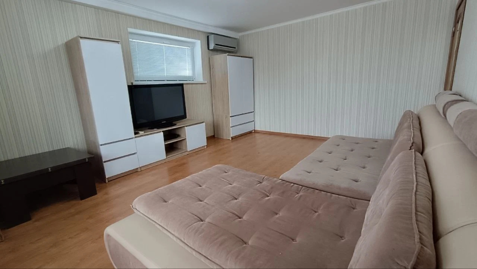 Квартира Изолированные Спальня и Гостиная с Балконом и Видом на Гору Машук на Мира 3535