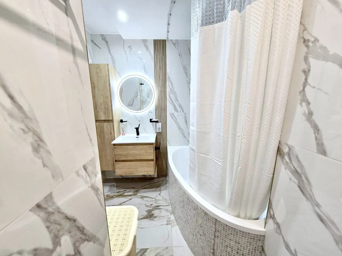 Квартира Евродвушка Люкс Ломоносова 6