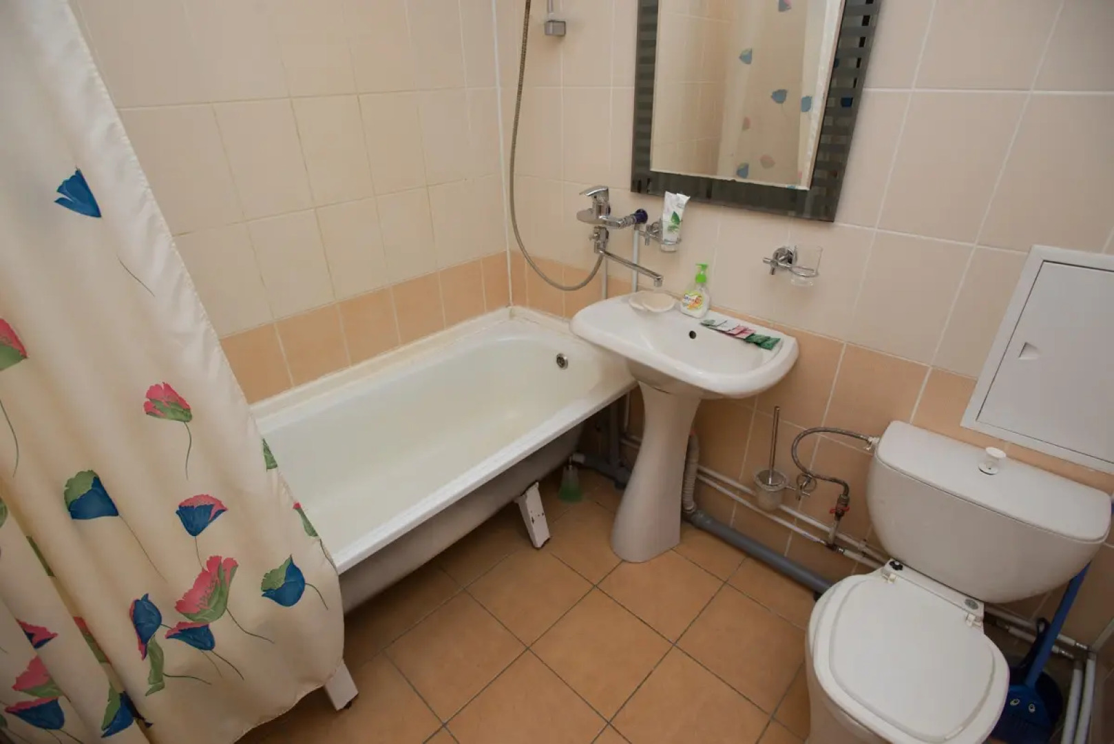 Квартира Гостевая Алеся на Малышева 4Б 1