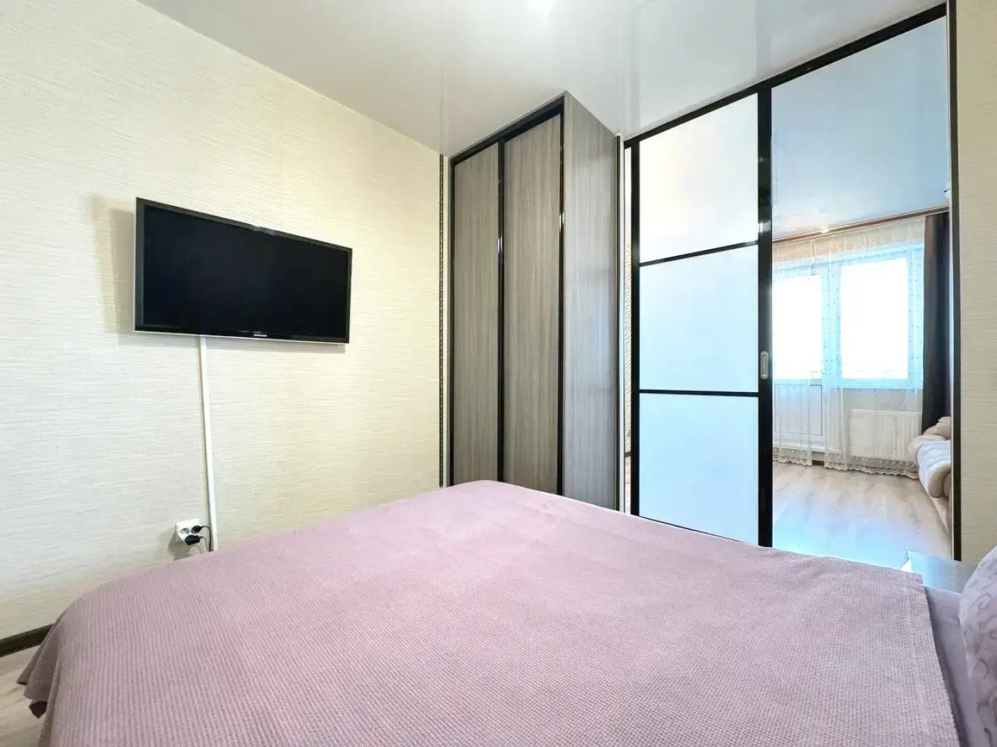 Квартира двухкомнатная с видом на реку на Притомском рядом с Кузбасс-Арена