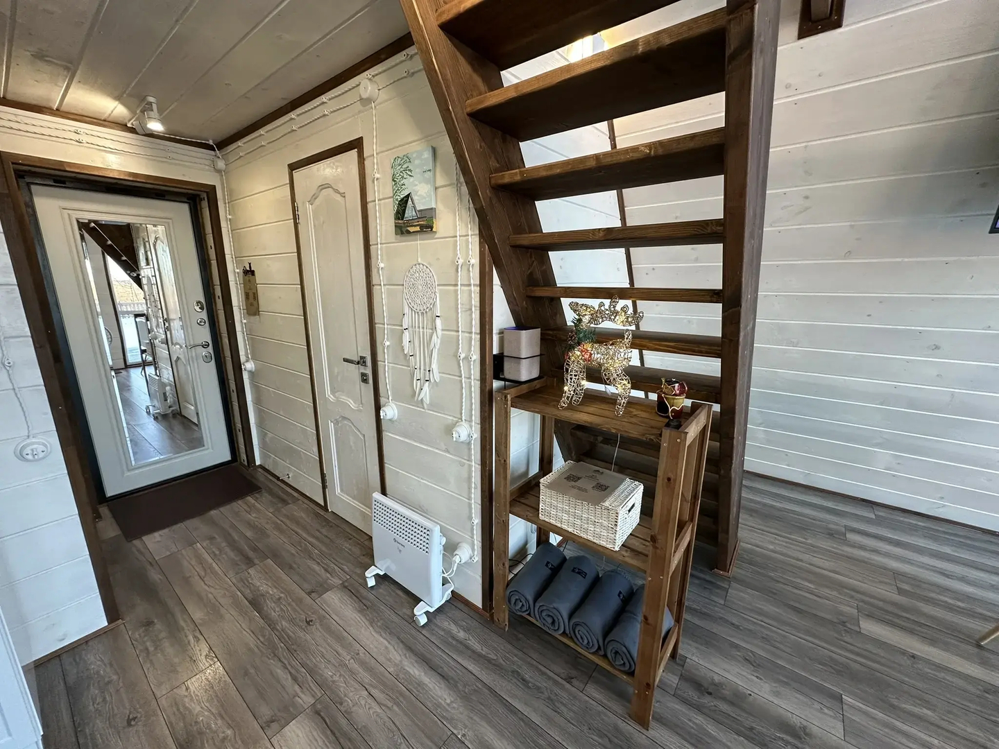 Частный дом Над Рекой с видом на Озеро