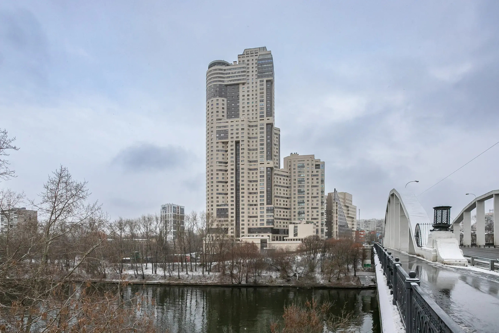 Квартира на 30 этаже на набережной Москвы-реки