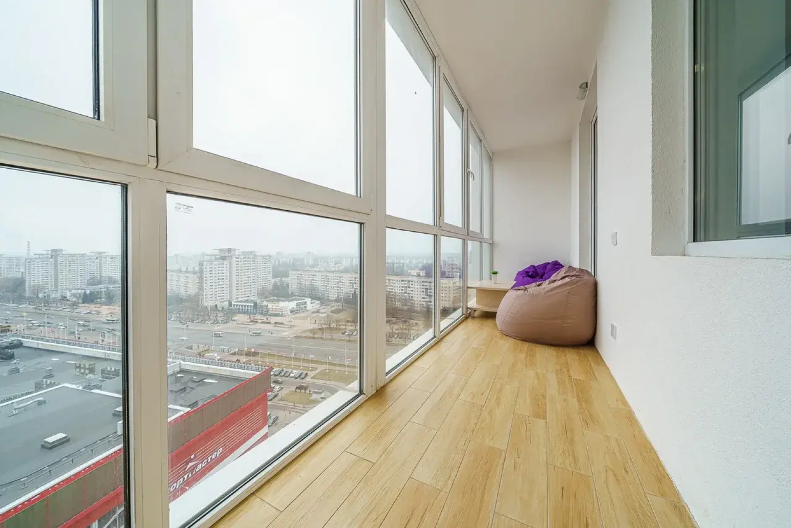 Апартаменты В новостройке на высоком этаже