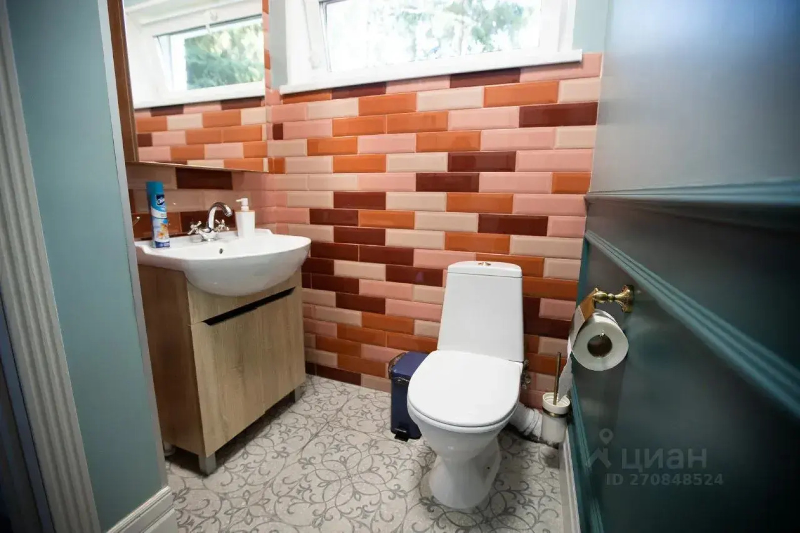 Частный дом у Реки с Баней