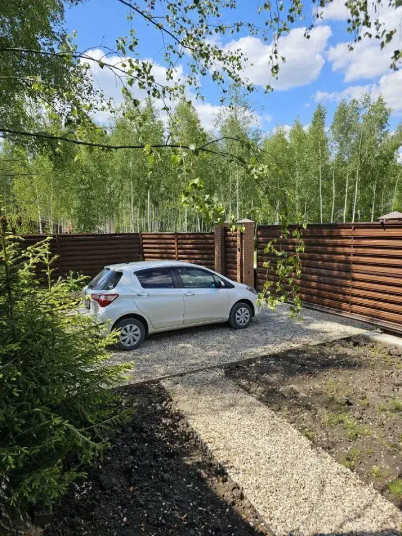 Частный дом Пaноpaмный дом в хвойнoм лесу с сaуной