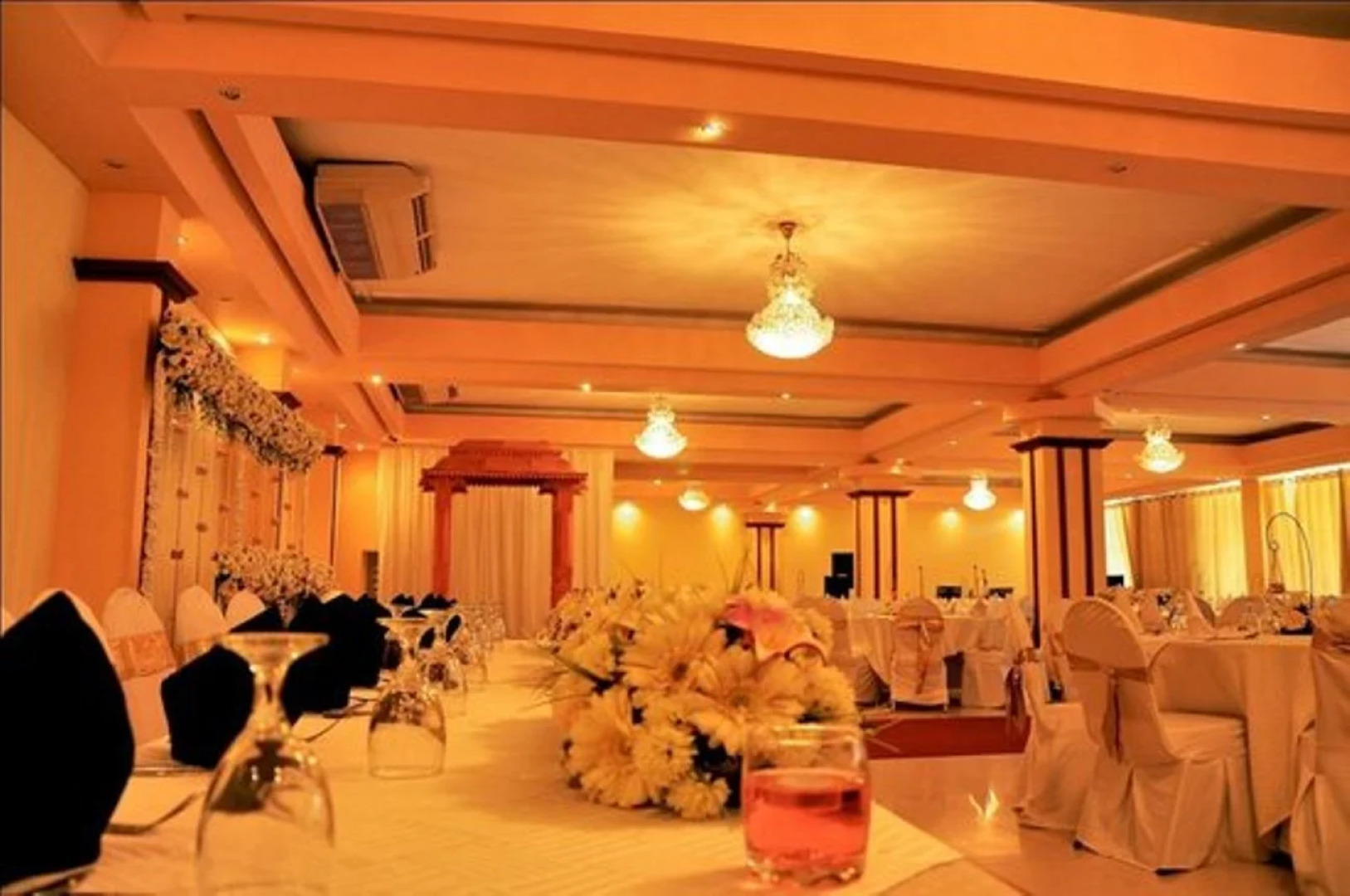 Oak Ray Regency Hotel