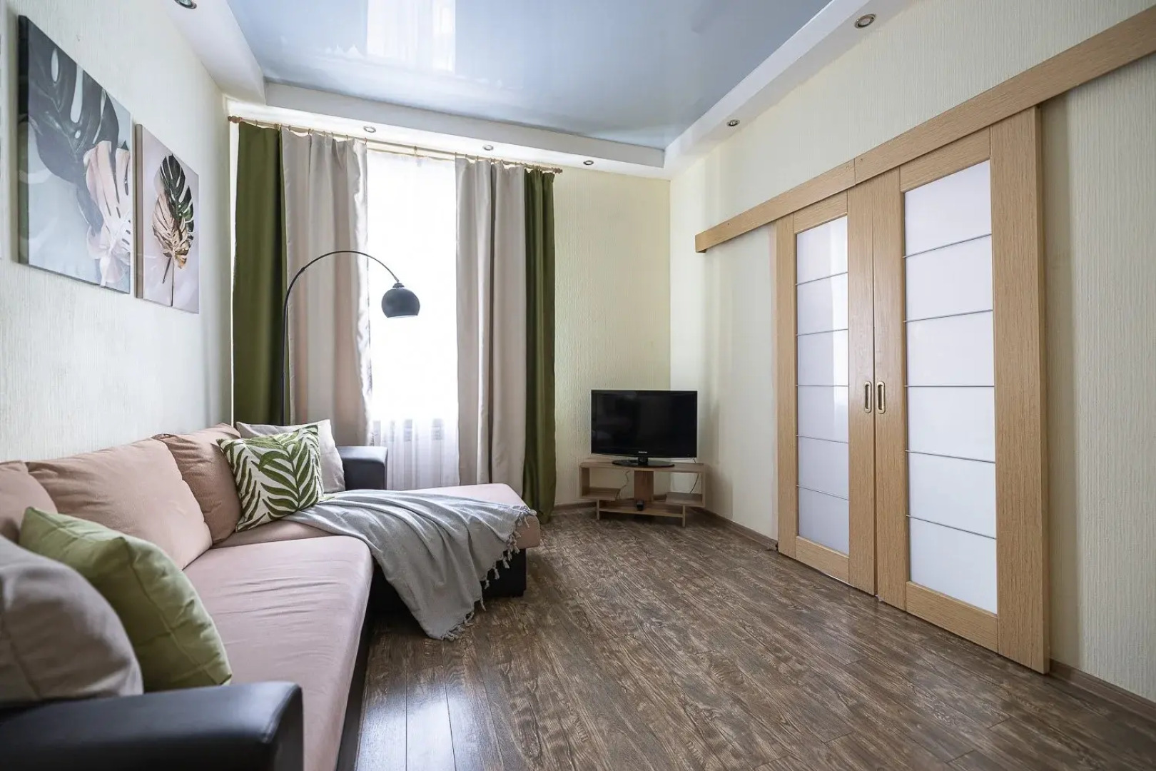 Апартаменты Пять Звёзд на Площади Революции