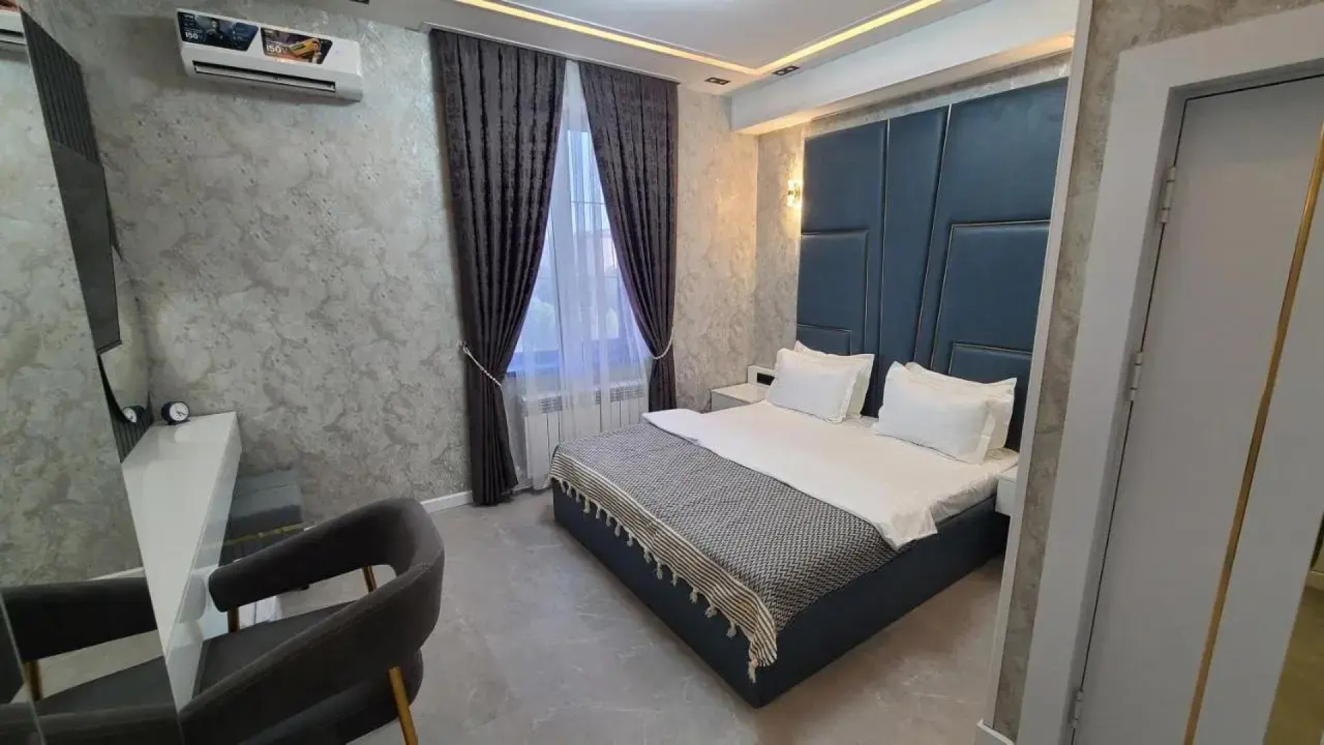 Отель Shedevr Plaza