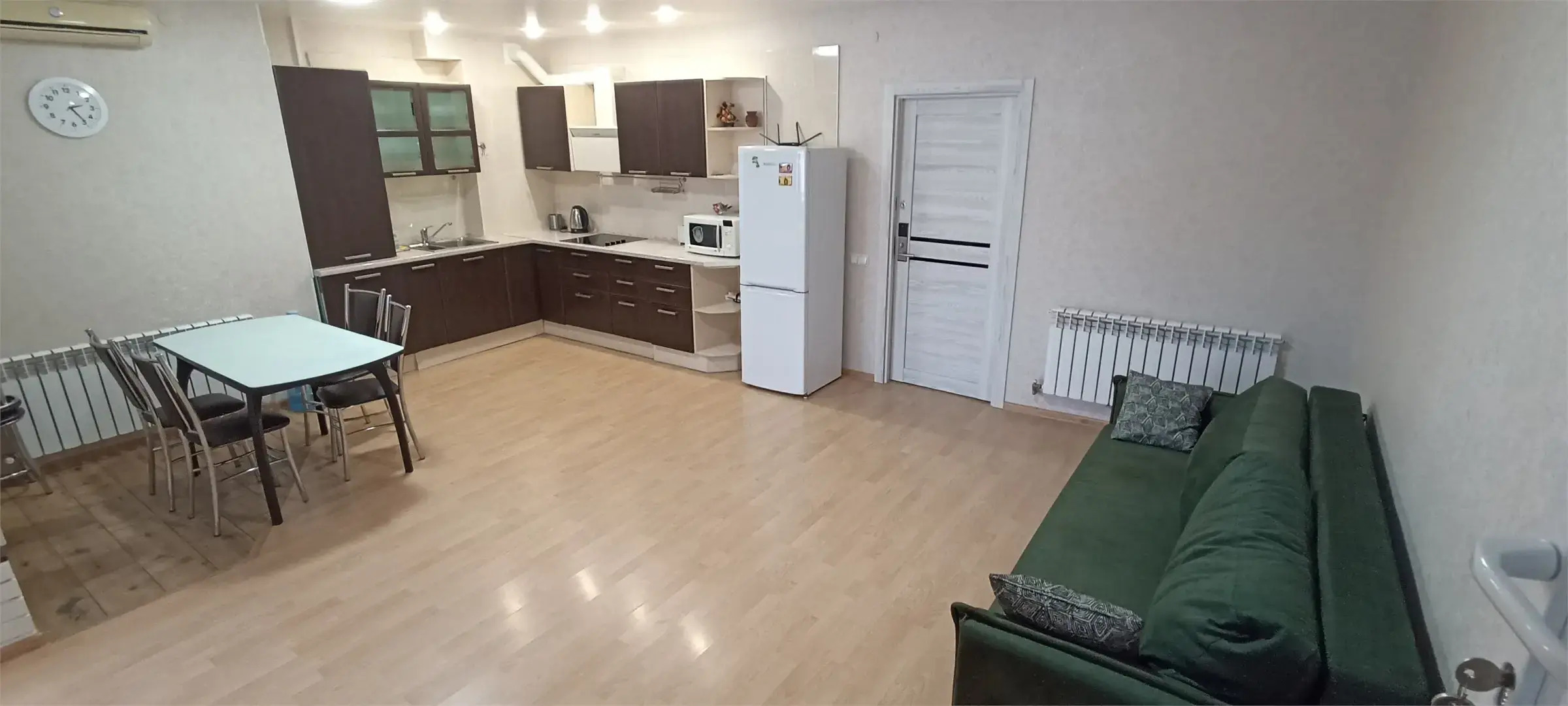 Апартаменты №4 Стандарт, 1 линия, боковой вид на море (4чел)