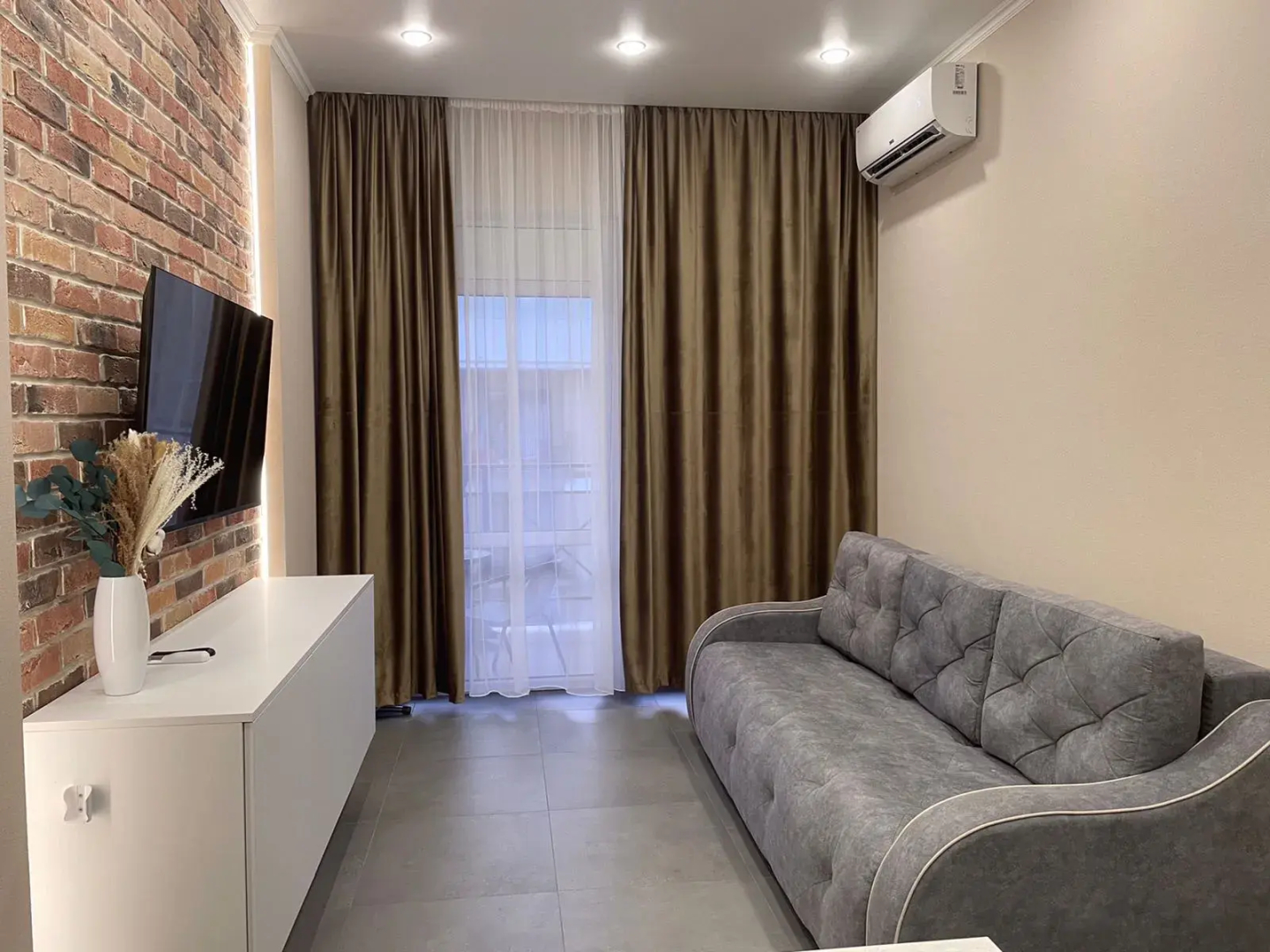 Апартаменты Комфортный семейных отдых у моря с видом на море и горы