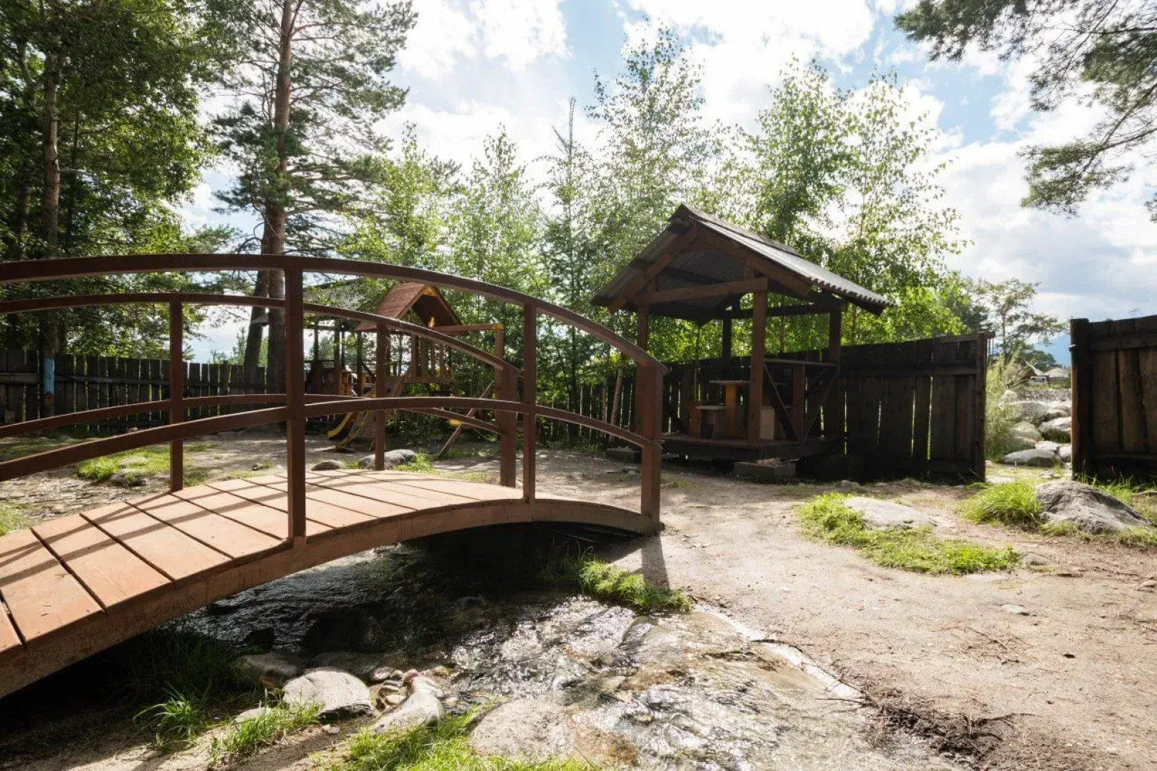 Отель Дом у реки