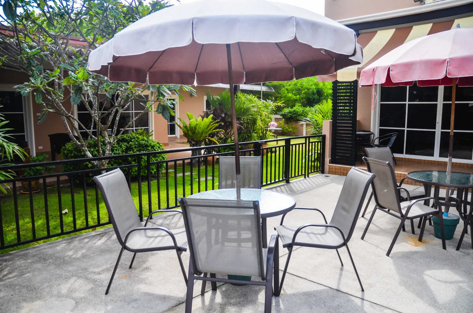 Отель 4 Palms Resort