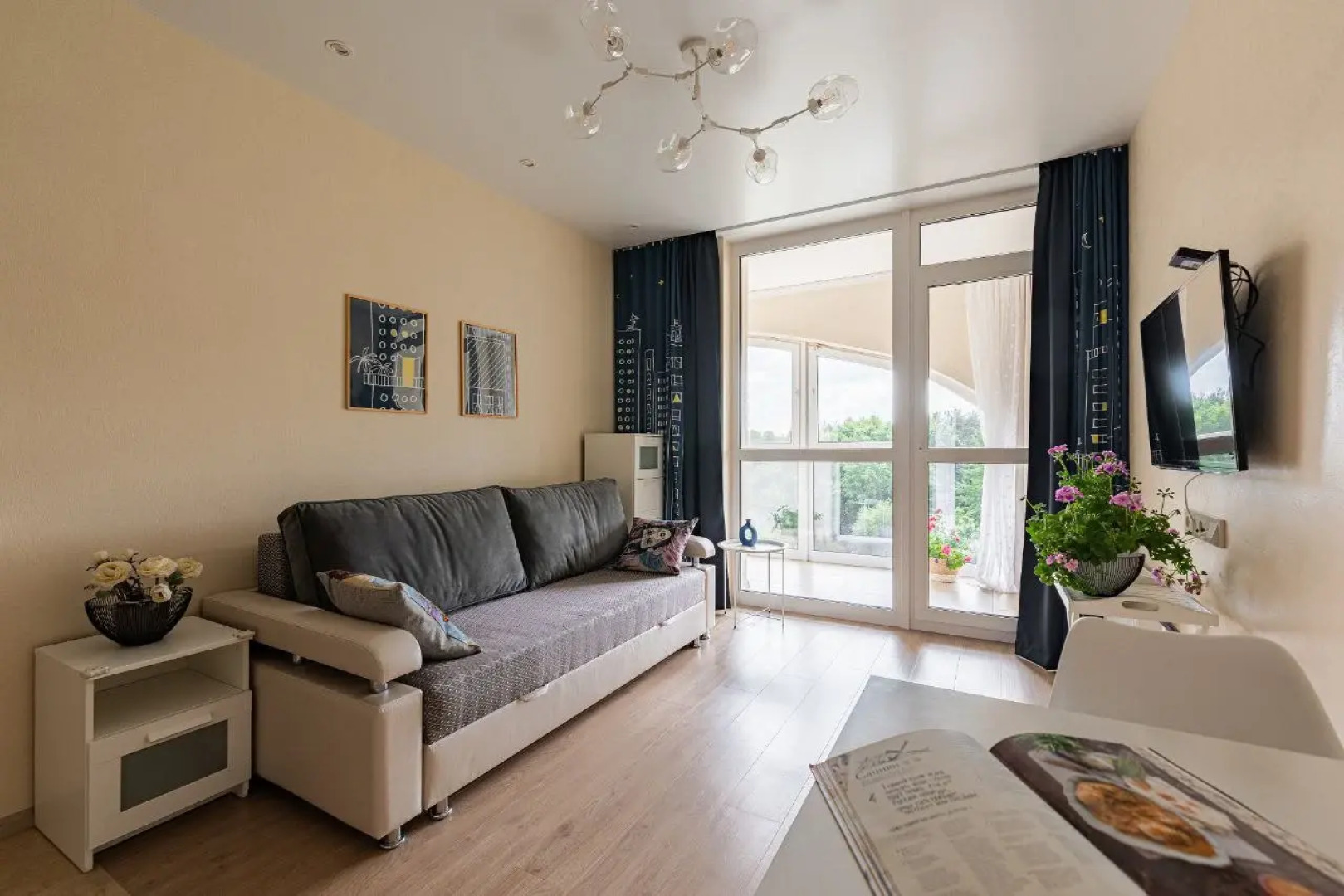 Апартаменты с паркингом на проспекте Независимости