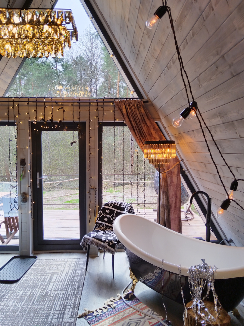 Глэмпинг А в лесу