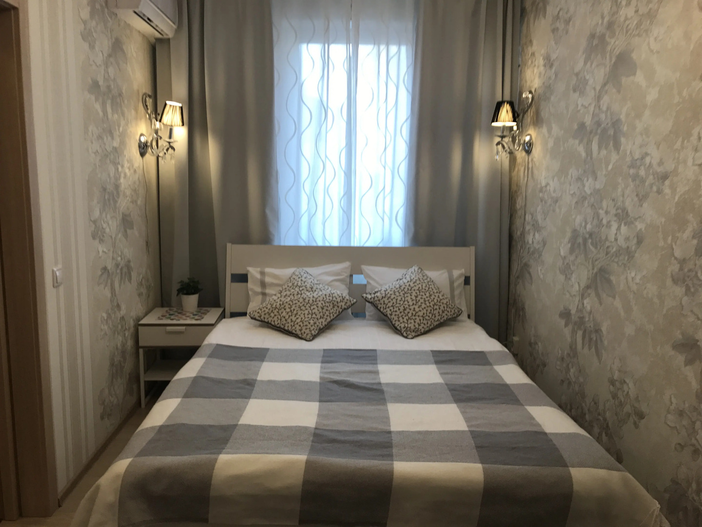 Отель Crocus Star