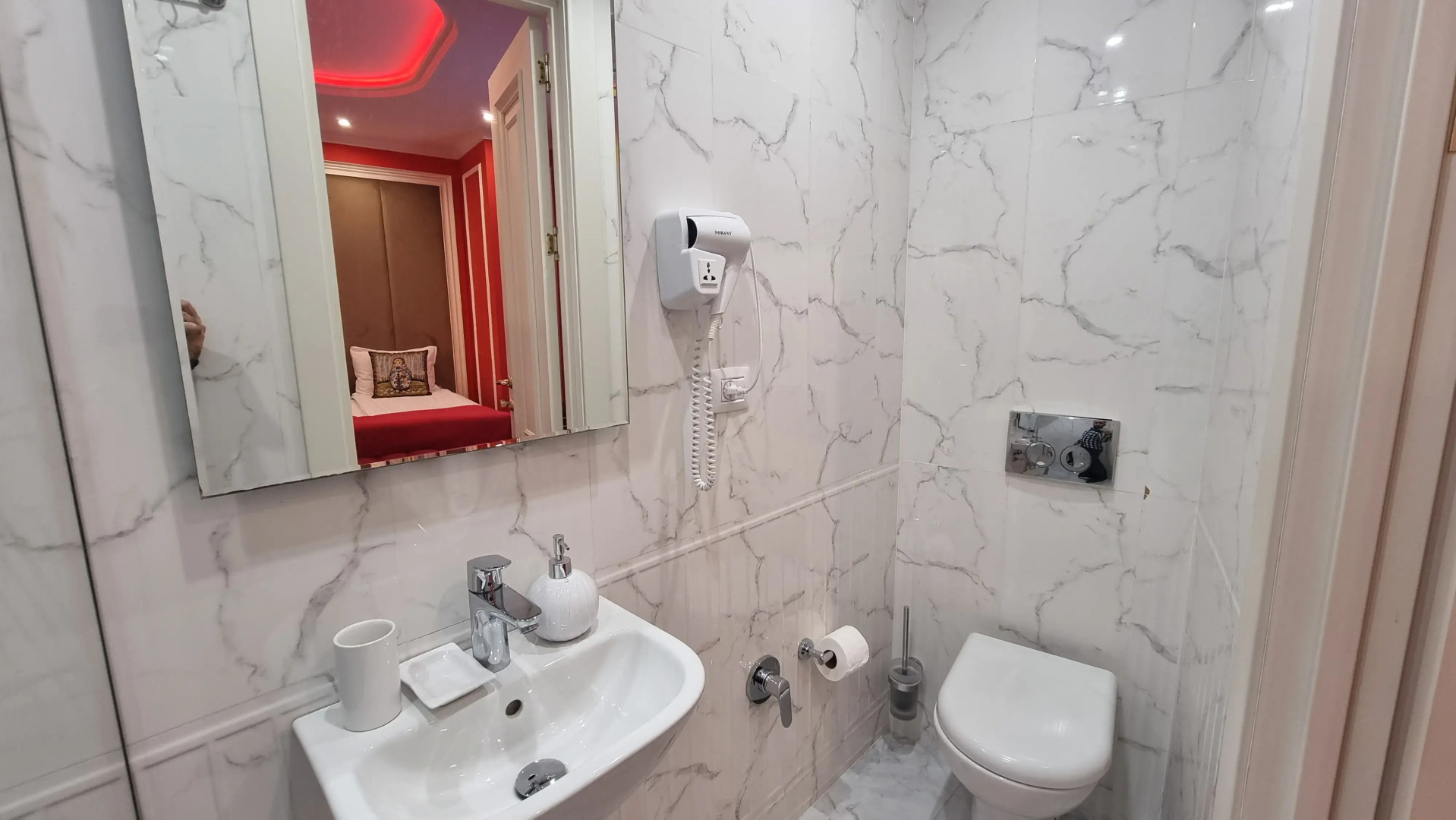 Seven Beauties Hotel