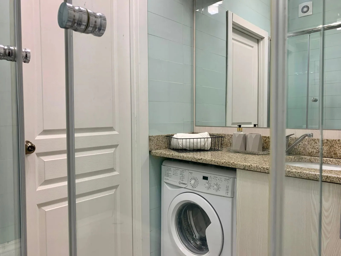 Апартаменты студия Фрида Кало в центре города Алматы