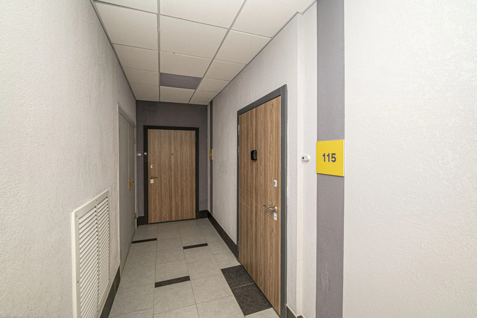 Апартаменты SunSet Чазова 2