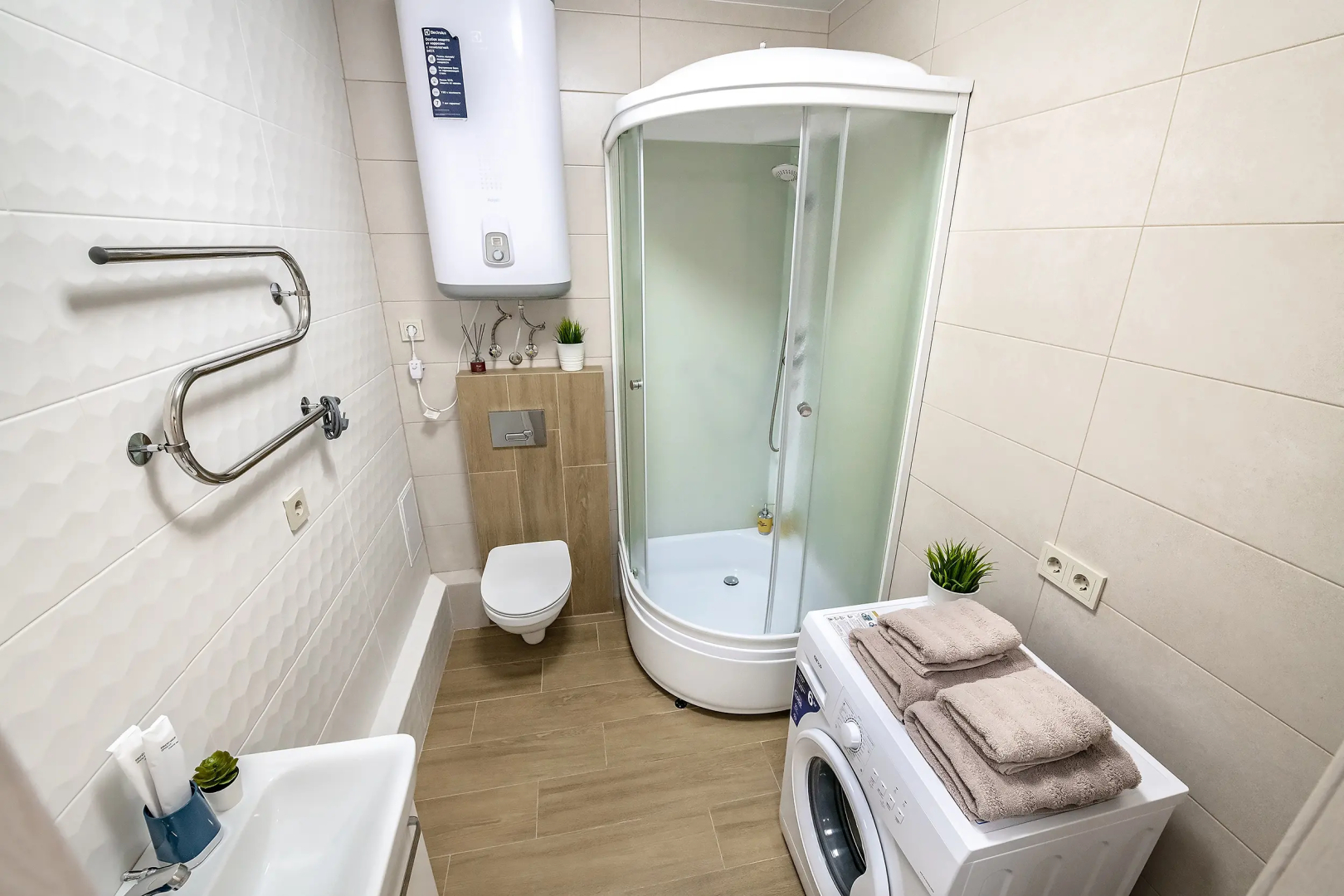 Апартаменты TopHouse на Каплунова 10 трёхкомнатные