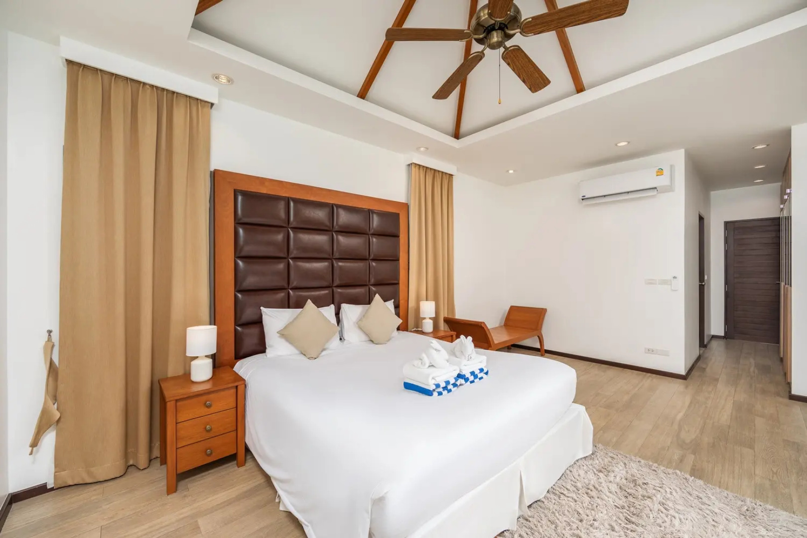 Вилла Nai Harn Pool Villa Bond