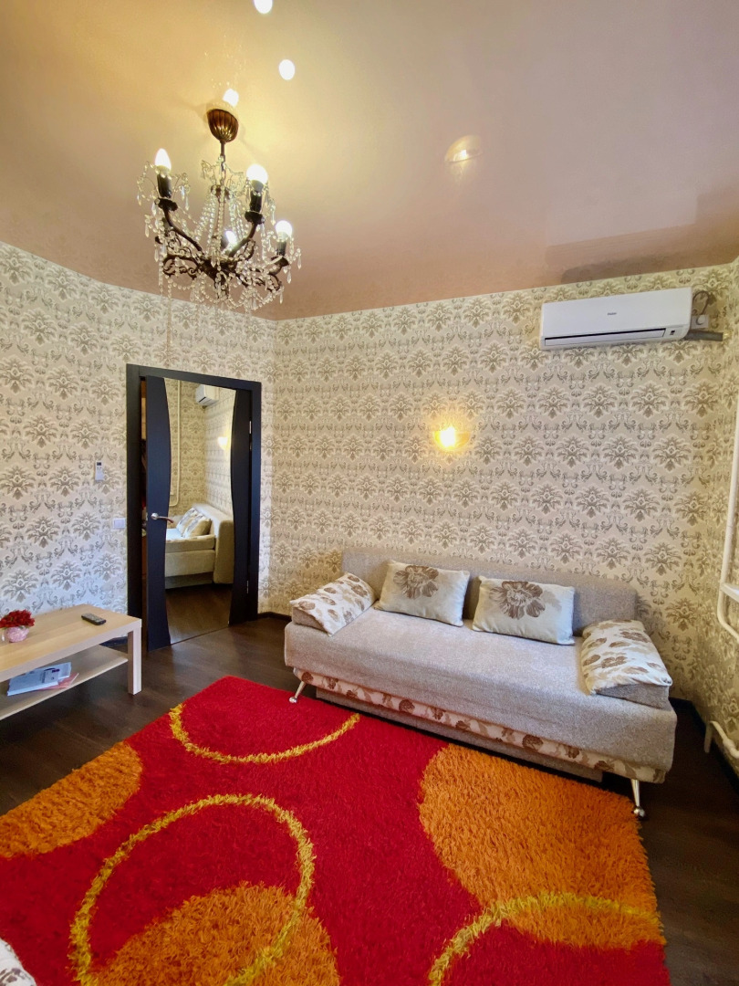 Двухкомнатная квартира на набережной