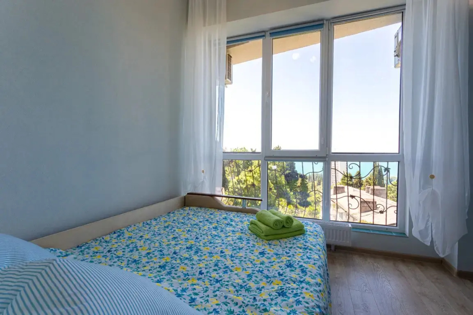 Апартаменты Романовский Lamare Двухкомнатные с  Балконом и Видом на Море