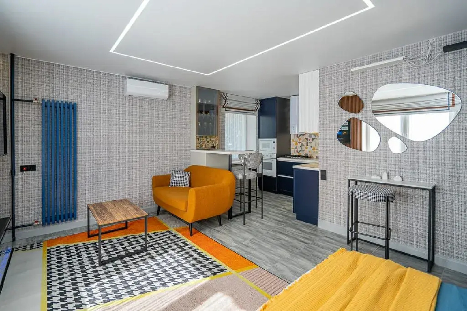 Квартира Чудесная студия рядом с Комаровским рынком