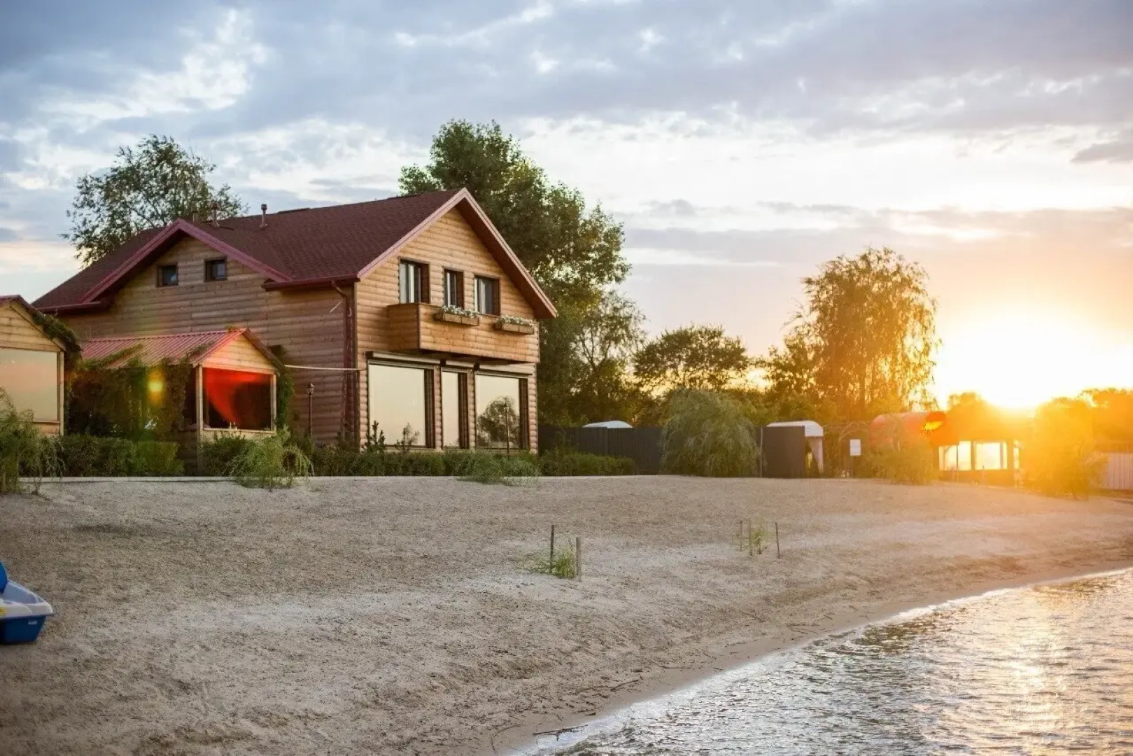 База отдыха Загородный клуб "Поплавок"