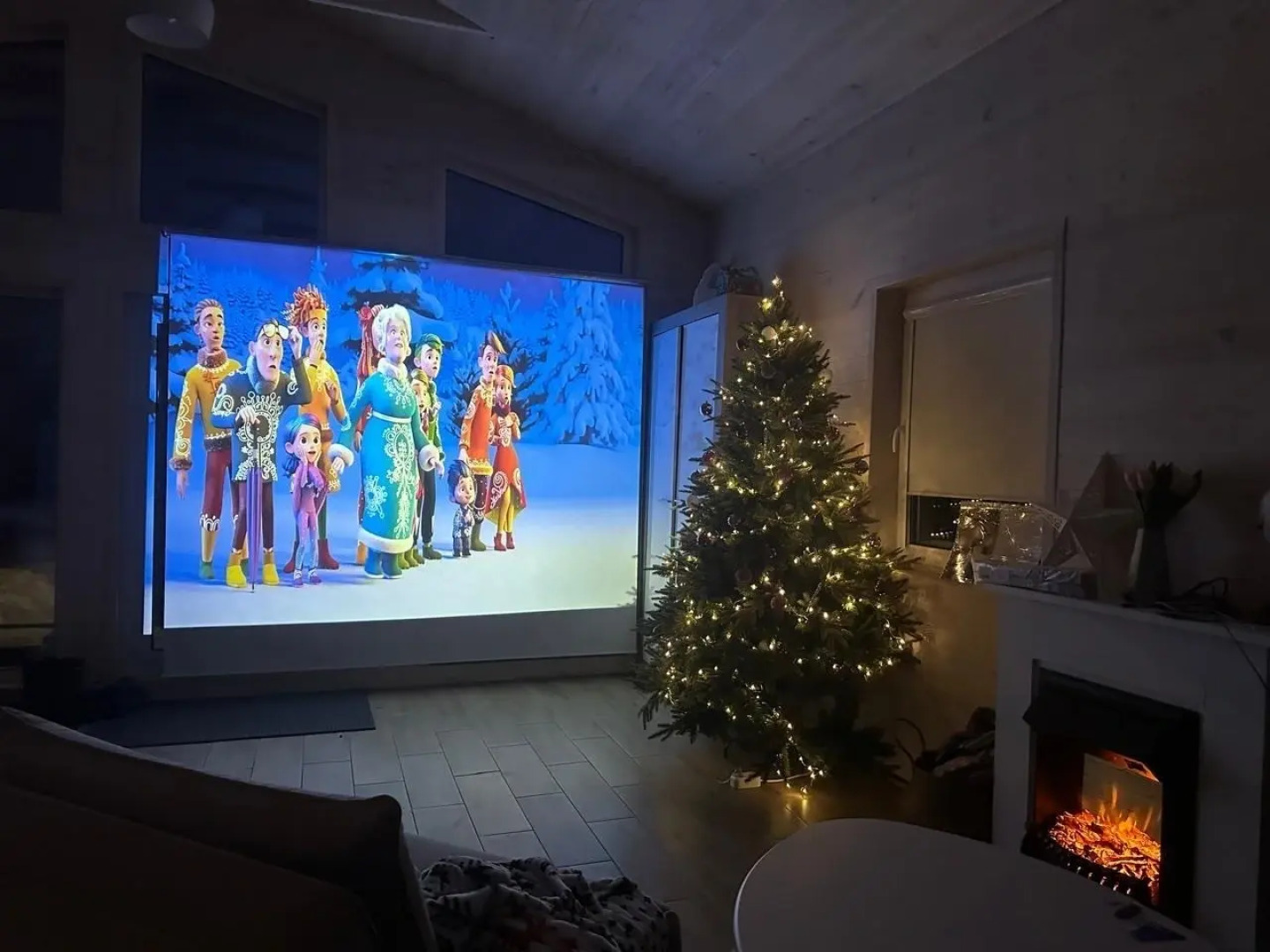 Частный дом Пpоcтopный с Панорaмными Окнaми и Кpacивым Видом